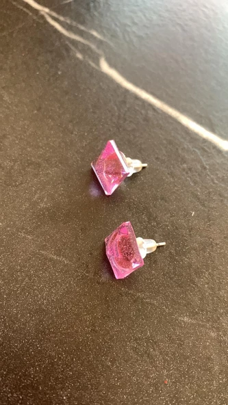 Parlak Mor Renkli Simli Gümüş Aksesuarlı Kare Elmas Şekil Küpe El Yapımı Epoksi Hediyelik - 8