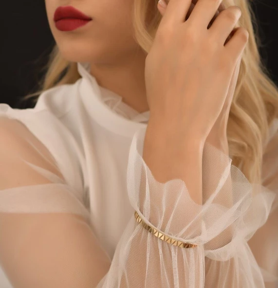 Üçgen Parlak Altın Bileklik 14 Ayar ürün görseli 1