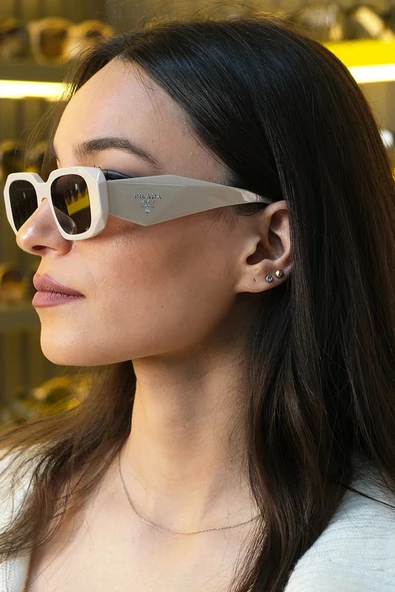 Prada Kadın Güneş Gözlüğü 0PR 17WS-VYJ6X1 - 2