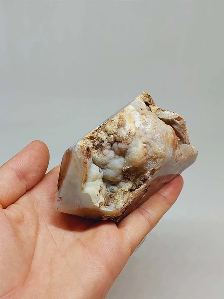 Kalsedon & Akik Druze Taşı Koleksiyonluk Piramit Uçlu (53004) ürün görseli