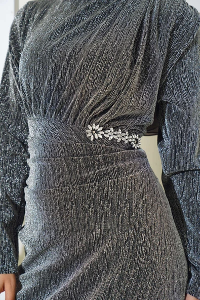 Taş Aksesuarlı Simli Elbise Gri - Resim 4