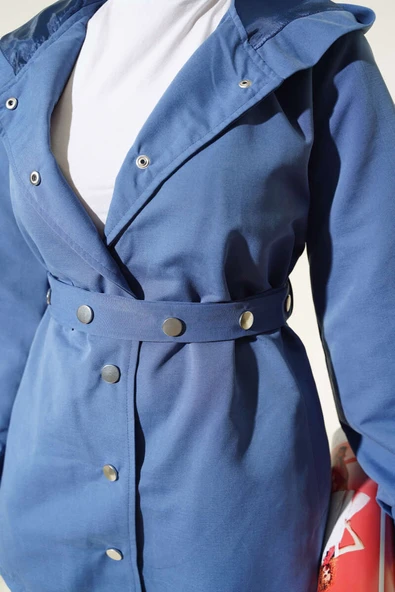 Kapşonlu Çıt Çıt Kısa Trenç İndigo - Resim 4