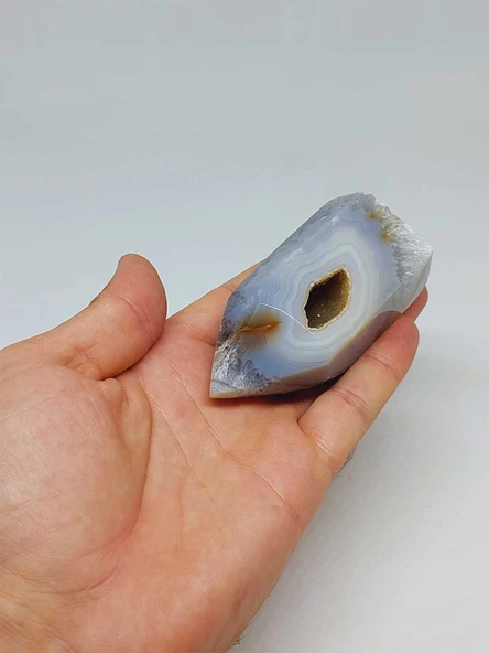 Kalsedon & Akik Druze Taşı Koleksiyonluk Piramit Uçlu (53000) ürün görseli