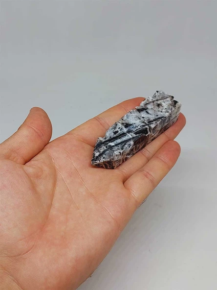 Kalsedon & Akik Druze Taşı Koleksiyonluk Piramit Uçlu (52986) ürün görseli