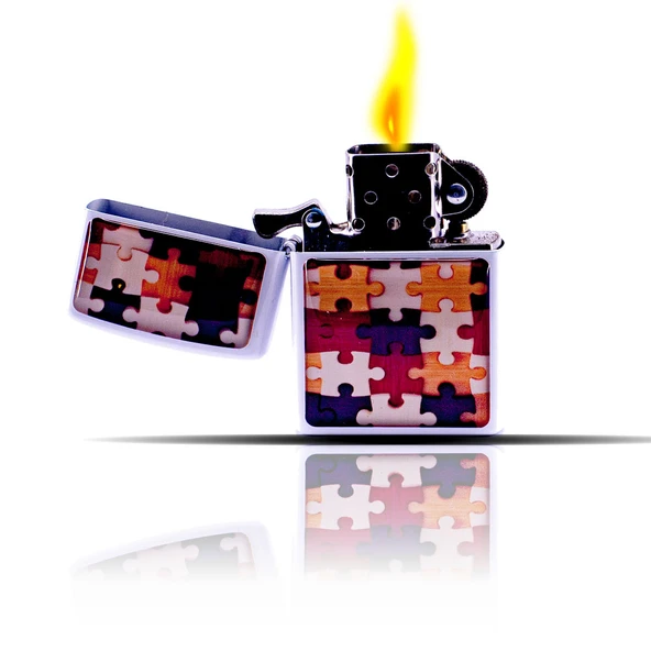 Puzzle Desenli Beyaz Benzinli Çakmak - Resim 3