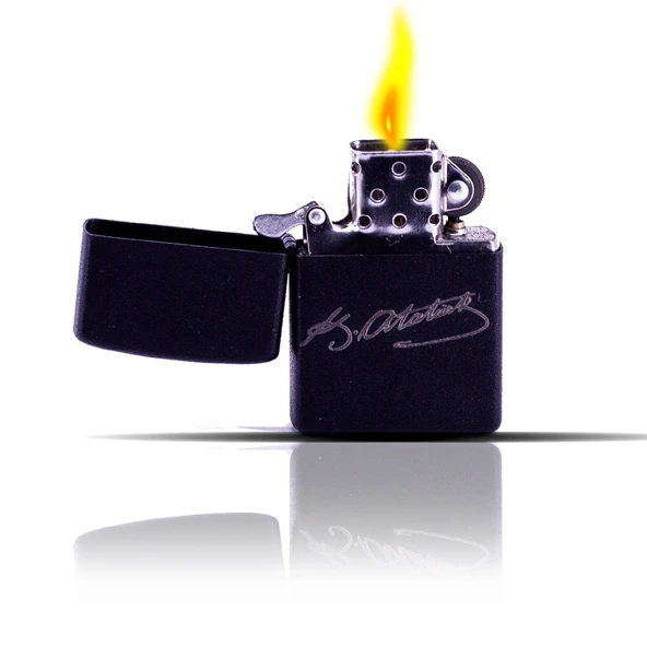 Atatürk İmzalı Siyah Benzinli Çakmak ürün görseli