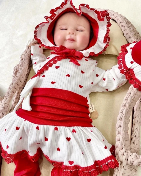 Kalp Desenli Dantel işlemeli Hastane Çıkışı Bebek Takımı - 4