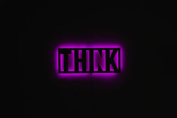 Işıklı Tablo Marketi Think Yazılı Tablo
