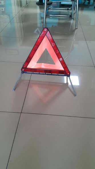 ÜÇGEN REFLEKTÖR KUTULU - 1