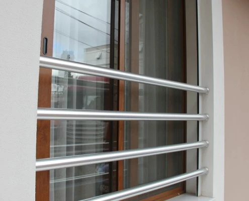 Alüminyum Kapı Pencere Korkuluk Çocuk Emniyet Korkuluk Fransız Pencere Korkuluk 150CM ürün görseli 1