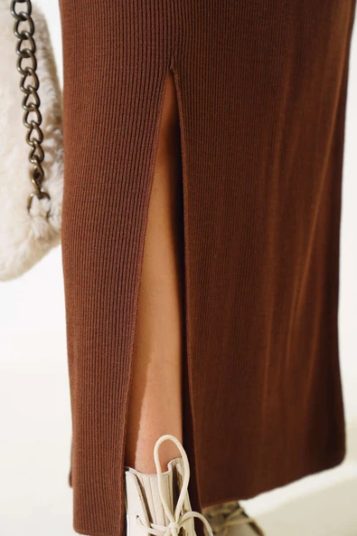 Boğazlı Yırtmaçlı Triko İkili Takım Kahve - 4