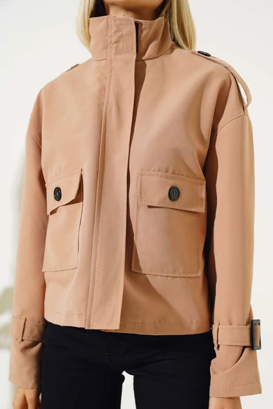 Fermuarlı Omuz Apoletli Kısa Ceket Camel - Resim 4