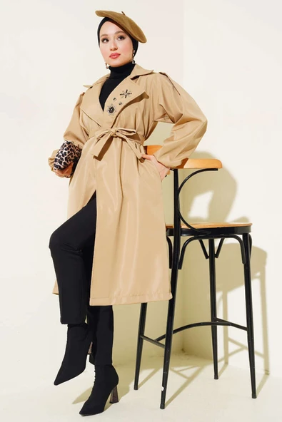 Yaka Taşlı Kuşaklı Trençkot Latte ürün görseli 1