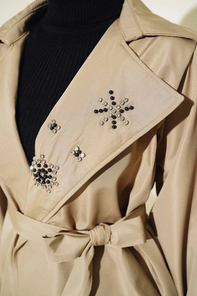 Yaka Taşlı Kuşaklı Trençkot Haki - 4
