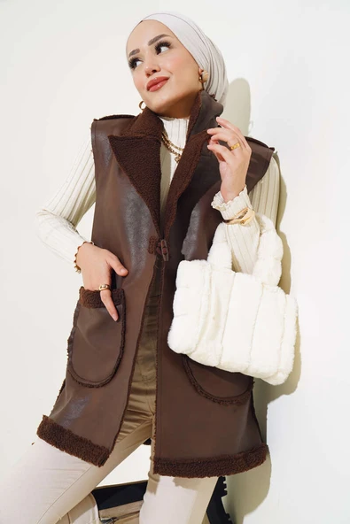 Çift Cepli Kürklü Deri Yelek Kahve ürün görseli