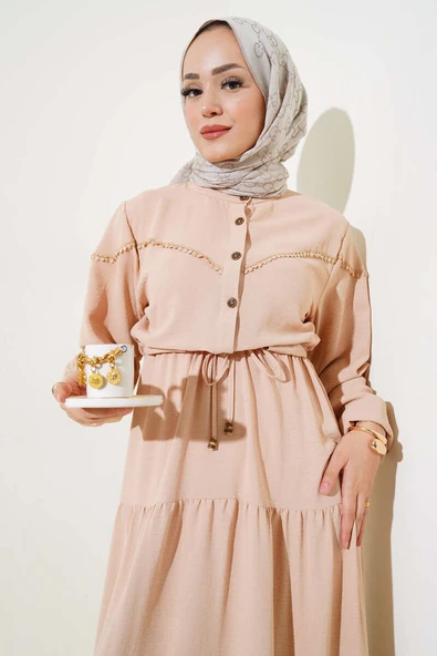 Önü Yarım Düğmeli Kat Kat Elbise Bej - Resim 2