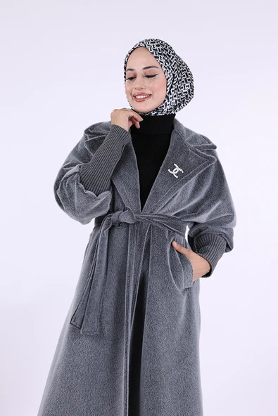 Bel Kuşaklı Yaka Taş Broş Detaylı Uzun Kaban 7923 Gri - 5