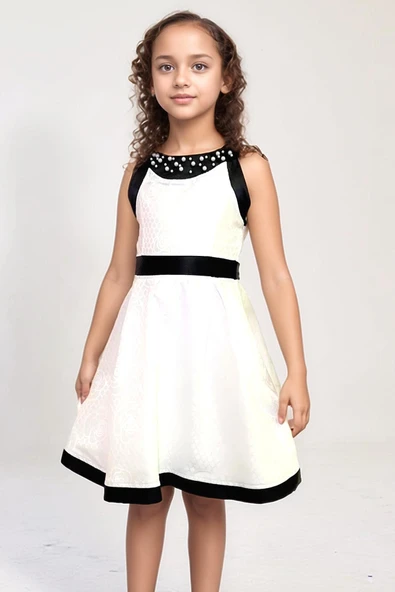 Kız Çocuk Göğsü İnci Boncuk Beli ve Etek Ucu Şerit Detaylı Beyaz Saten Elbise - Resim 3