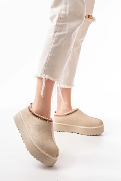 Bej Süet İçi Kürklü Kışlık Kapalı Burun Kadın Günlük Terlik - Resim 2