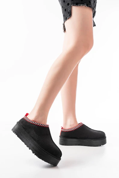 Siyah Süet İçi Kürklü Kışlık Kapalı Burun Kadın Günlük Terlik ürün görseli 1