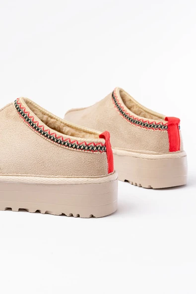 Bej Süet İçi Kürklü Kışlık Kapalı Burun Kadın Günlük Terlik - Resim 5