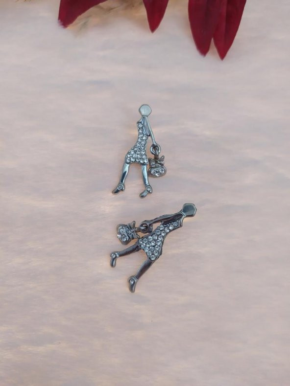 Hdmarketim Swarovski Işıltılı Taşlı Bayan Figürlü Sallantılı Küpe - 2