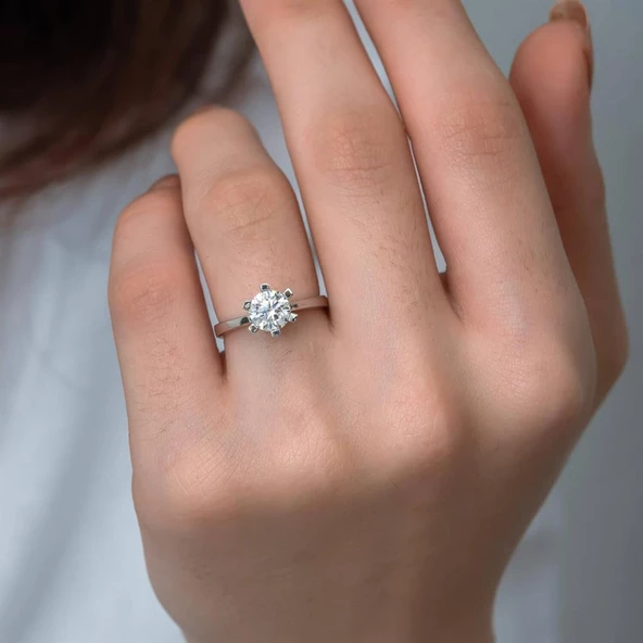 6 Tırnaklı Swarovski Taşlı Gümüş  Yüzük - 10