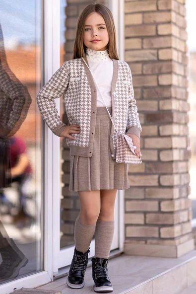 Kız Çocuk Kolları ve Yakası İnci Detaylı Bluz Kazayağı Desenli Triko Ceket Gri Etekli Takım ürün görseli