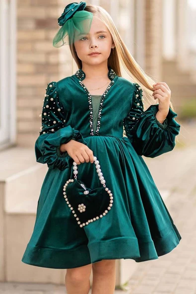 Kız Çocuk Yakadan Göğse ve Omuzları İnci İşlemeli Balon Kollu Yeşil Kadife Abiye - Resim 3