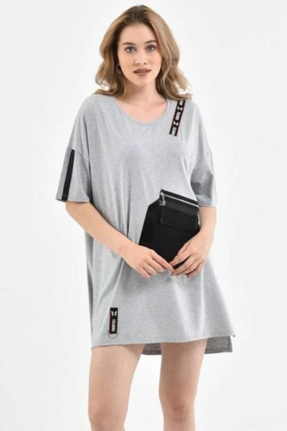 Yuvarlak Yaka Şeritli Taşlı ve Fermuarlı Cep Detaylı Gri Kadın Bluz - 3