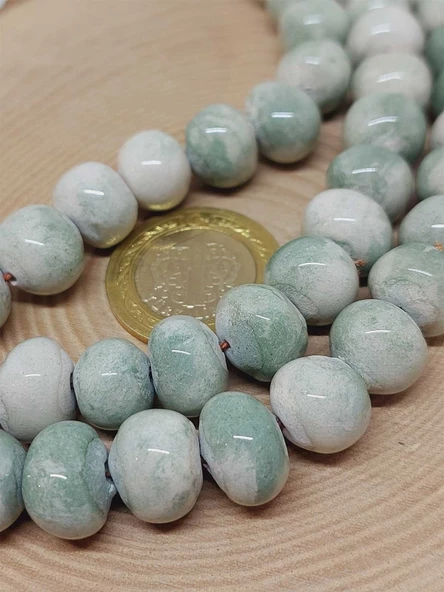 Yeşil Renk Pigmentli Seramik Boncuk Dizi 10-12mm/24cm (54108) - Resim 2