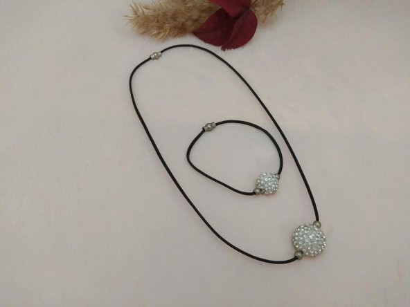 Hdmarketim Swarovski Taşlı Kaucuk Bileklikli Kolye ürün görseli