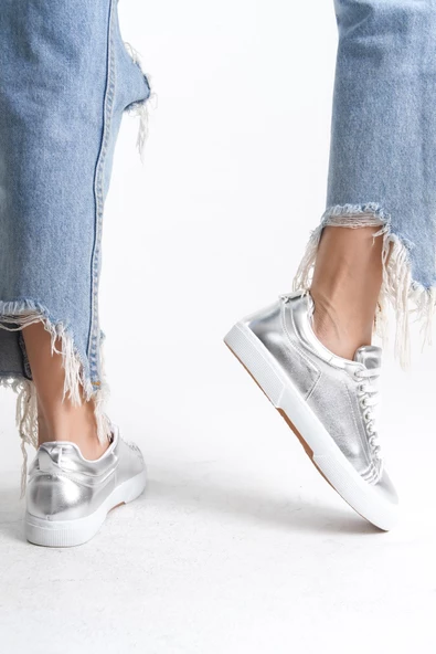 Kadın Metalik Gri Bağcıklı Sneaker Günlük Düz Spor Ayakkabı - 3