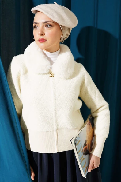 Yakası Kürklü Fermuarlı Kısa Ceket Vanilya - Resim 2