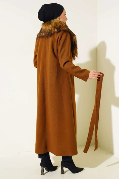 Yaka Kürklü Kuşaklı Uzun Kaban Camel - Resim 3