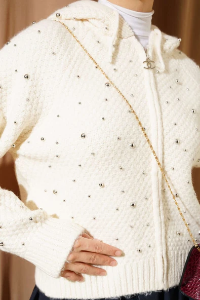 İncili Kapüşonlu Kısa Triko Hırka Kemik - 4