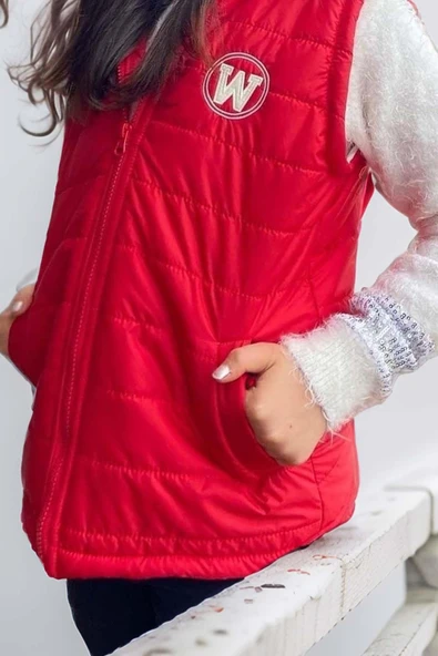Kız Çocuk Tüylü ve Tak Çıkar Şapkalı Fermuarlı Aç Kapa Kırmızı Şişme Yelek - Resim 4