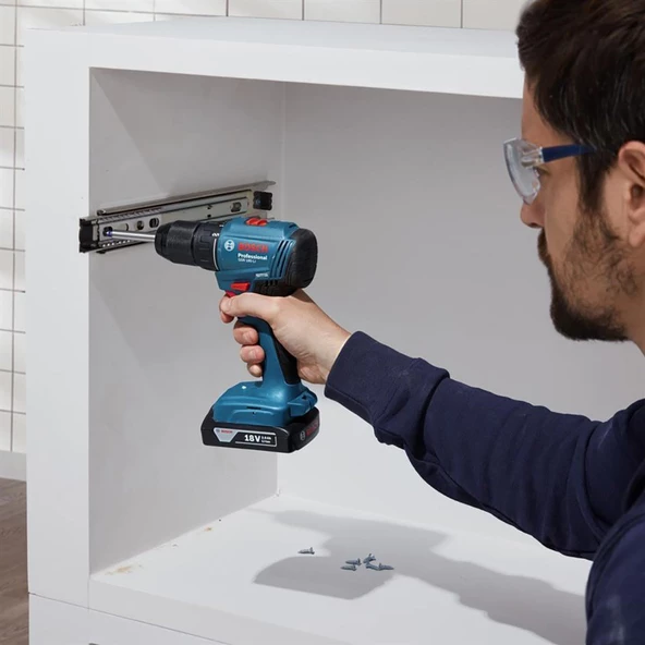 Bosch Professional GSR 185-Lİ 2 Ah 18V Kömürsüz Çift Akülü Matkap - 06019K3000 - 3