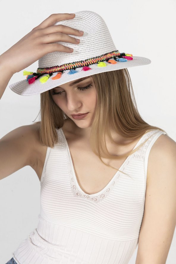 Felice Butik Renkli Püskül Detaylı Beyaz Hasır Fötr Kadın Şapka