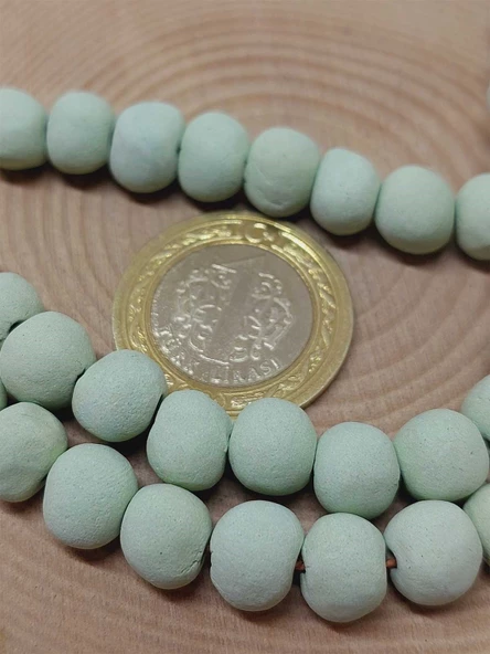 Yeşil Pigmentli Seramik Boncuk Dizi 8-9mm/30cm (54252) - Resim 3