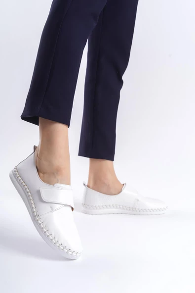 Kadın Hakiki Deri Cırtlı Dikiş Detaylı Yuvarlak Burun Günlük Düz Taban Ayakkabı - Resim 5