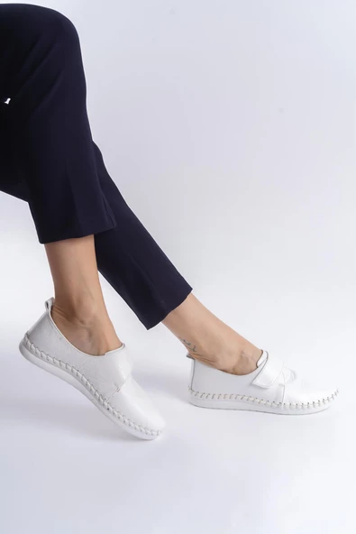 Kadın Hakiki Deri Cırtlı Dikiş Detaylı Yuvarlak Burun Günlük Düz Taban Ayakkabı - Resim 7