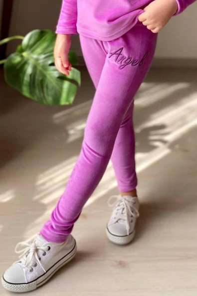 Kız Çocuk Omuzlarında Fırfır Detayı Angel Yazı İşlemeli Kadife Mor Taytlı Takım - Resim 3