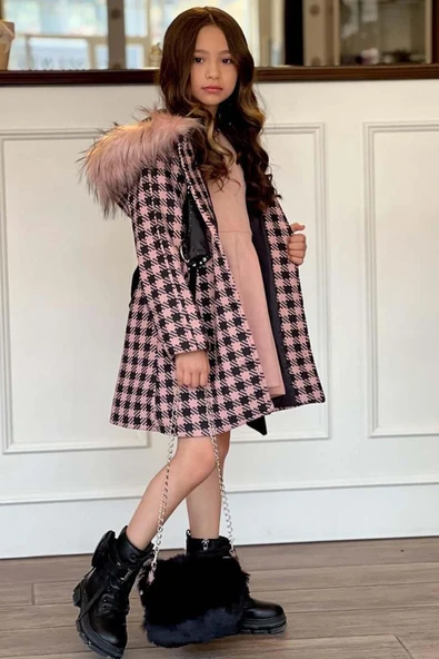 Kız Çocuk Kapüşonlu Peluş Detaylı Kare Desenli Pembe Kaban - Resim 3