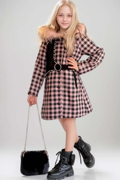 Kız Çocuk Kapüşonlu Peluş Detaylı Kare Desenli Pembe Kaban ürün görseli