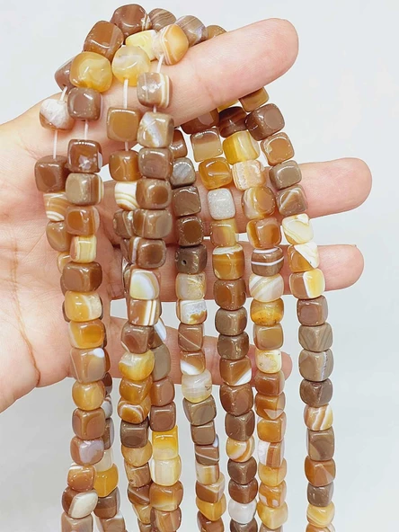 Akik Taşı Küp Şekilli 6-7mm Aralığı Dizi (54452) ürün görseli