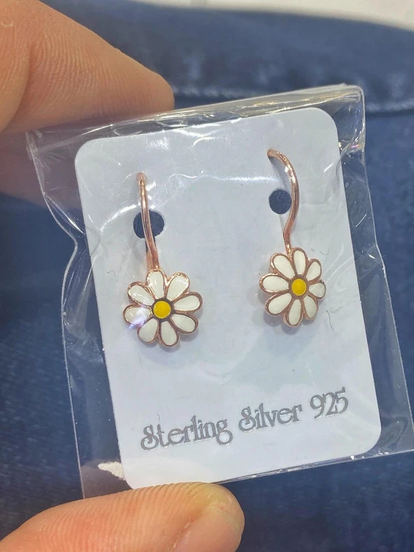 Yeni Altın Modeli Papatya Bebek Çocuk Küpesi Gümüş Küpe - Resim 4