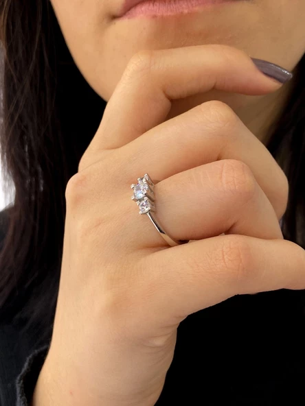 Sertifikalı Swarovski Tria 3 Üç Taş 925 Gümüş Yüzük - Resim 3
