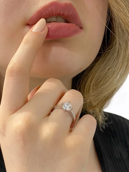 Swarovski Sertifikalı Tek Taş 925 Gümüş Yüzük - Resim 3