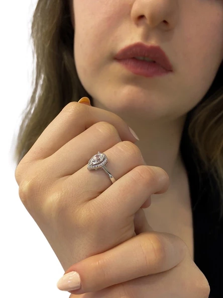 Sertifikalı Swarovski Damla Taş 925 Gümüş Yüzük ürün görseli